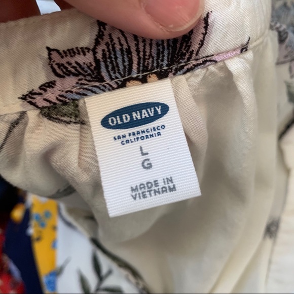 Romantic floral short sleeve top - Picture 3 of 3